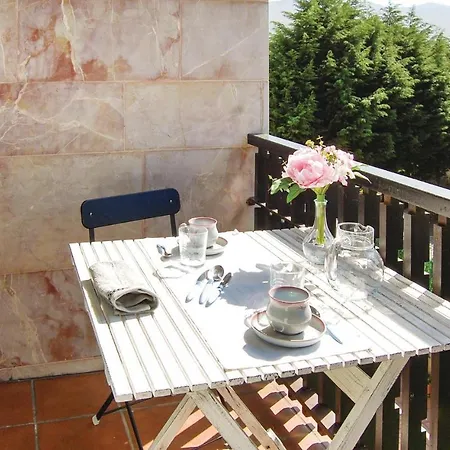 Stunning In W/ 3 Bedrooms דירה