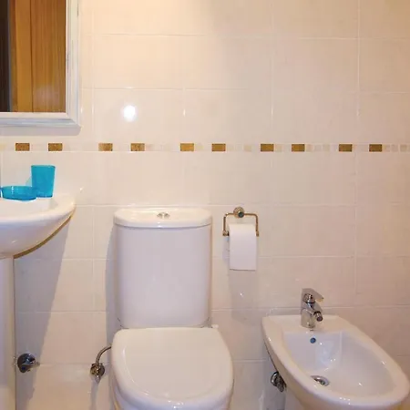 Stunning In W/ 3 Bedrooms דירה *